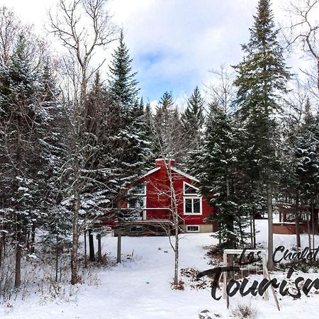 Saint-Raymond Les Chalets Tourisma - Chalet Dans Les Bois Avec Lac Prive - Le Colibri מראה חיצוני תמונה
