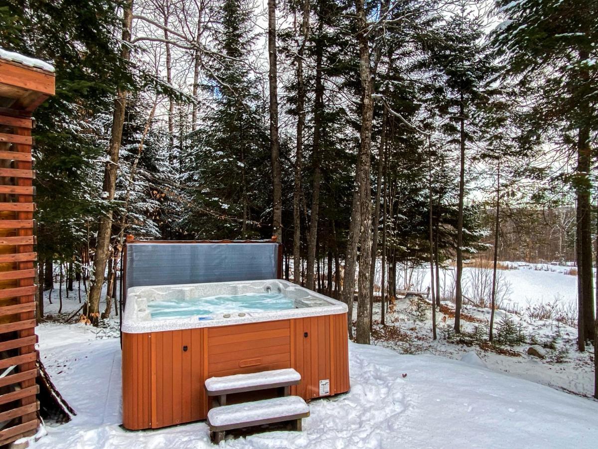 Saint-Raymond Les Chalets Tourisma - Chalet Dans Les Bois Avec Lac Prive - Le Colibri מראה חיצוני תמונה