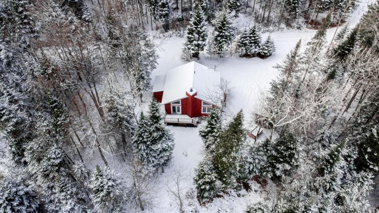 Saint-Raymond Les Chalets Tourisma - Chalet Dans Les Bois Avec Lac Prive - Le Colibri מראה חיצוני תמונה